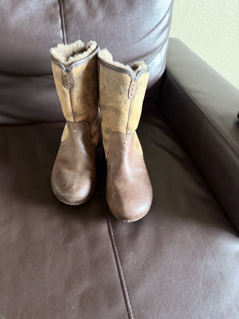 Dansko Black Leather Clog with Cream Shearling Lining